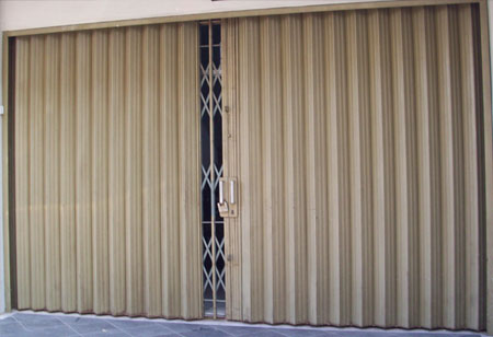 pintu harmonika
